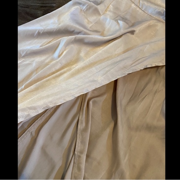 Beautiful long beige/golden dress - Picture 2 of 5